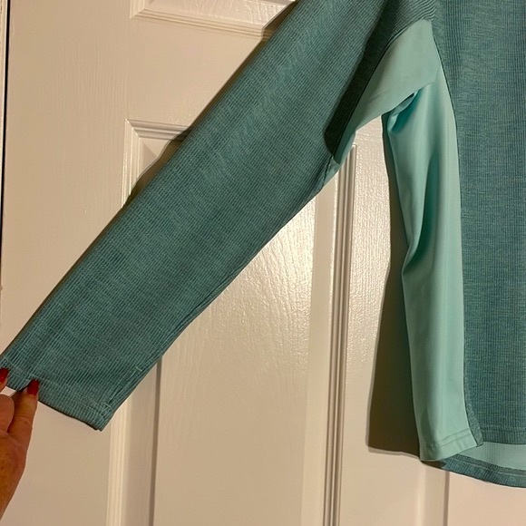 Athletic Top - Picture 2 of 7